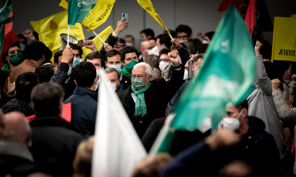 Qui est Antonio Costa, le socialiste qui va gouverner seul le Portugal ?
