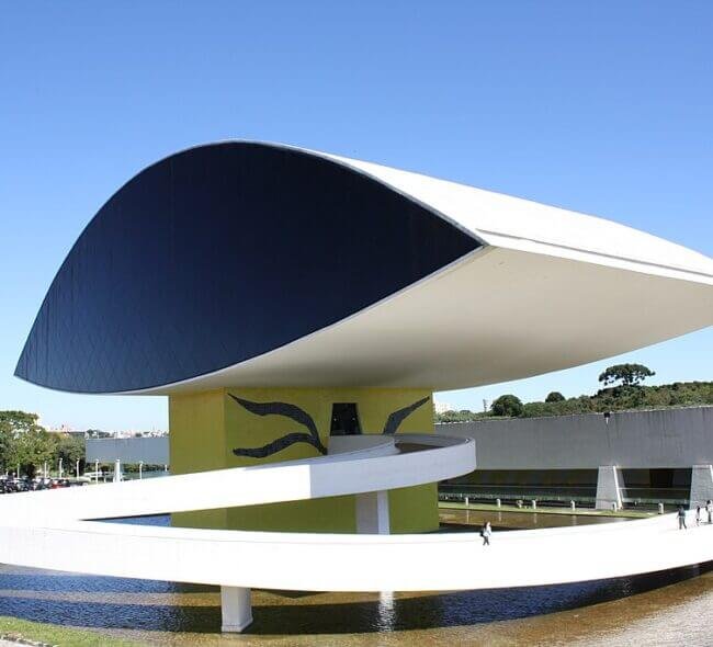 1024px Oscar Niemeyer 5727833609 650x590 2