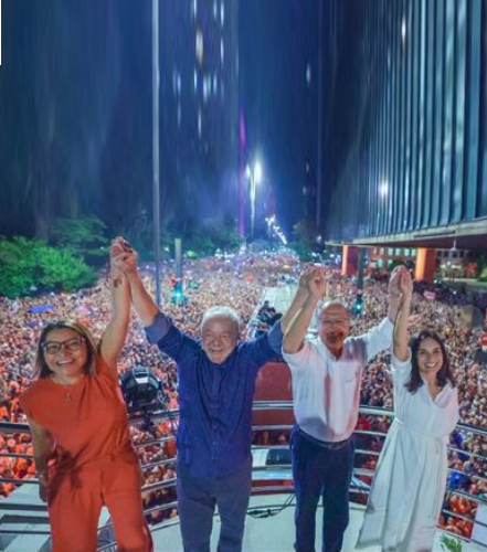 Lula revient à la présidence après 12 ans